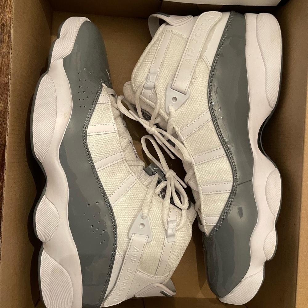 Jordan -Shoes in white & grey; Size: 10.5